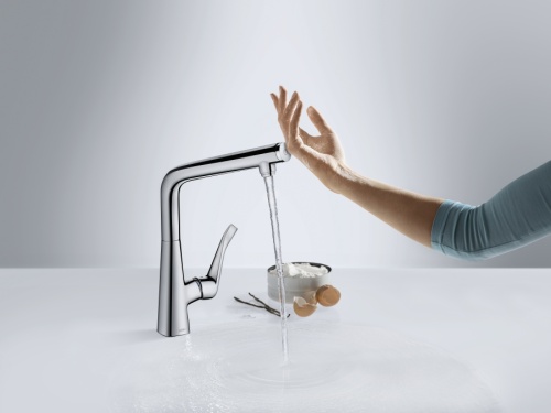 Смеситель для кухни Hansgrohe Metris 14821000 хром, выдвижной излив